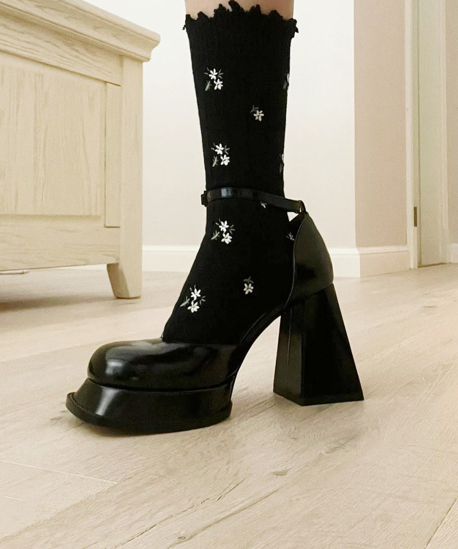 Chic Orthopedic Heels with Unique Design