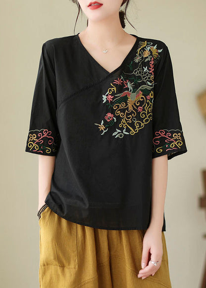 Sophisticated Blouse with a Clean Classic Look