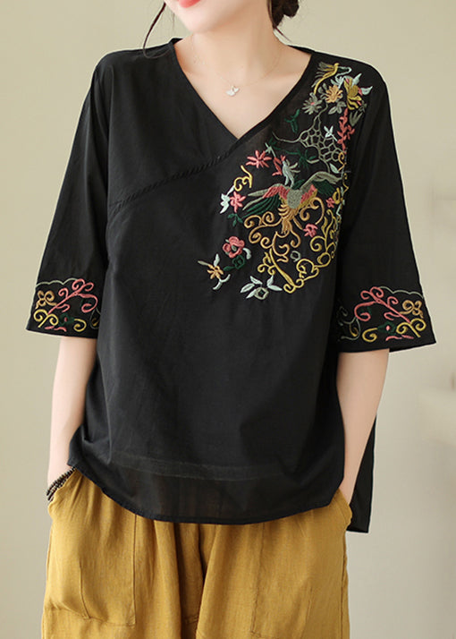 Sophisticated Blouse with a Clean Classic Look