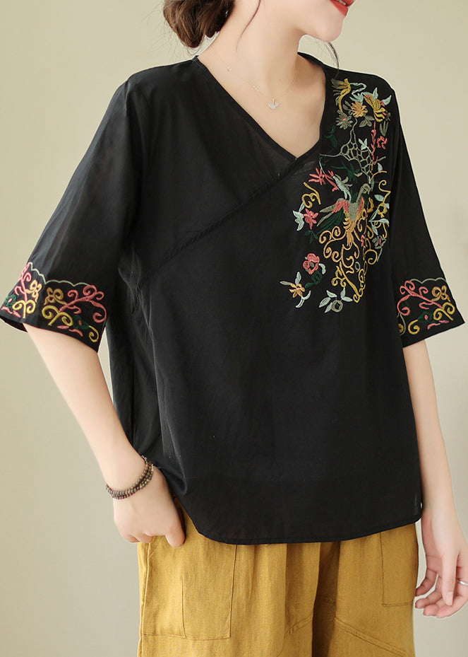 Sophisticated Blouse with a Clean Classic Look