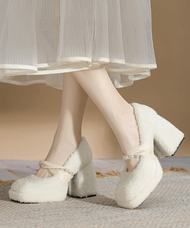 Graceful Orthopedic Heels for Modern Look