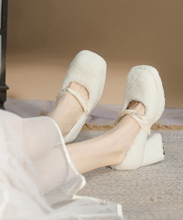 Graceful Orthopedic Heels for Modern Look