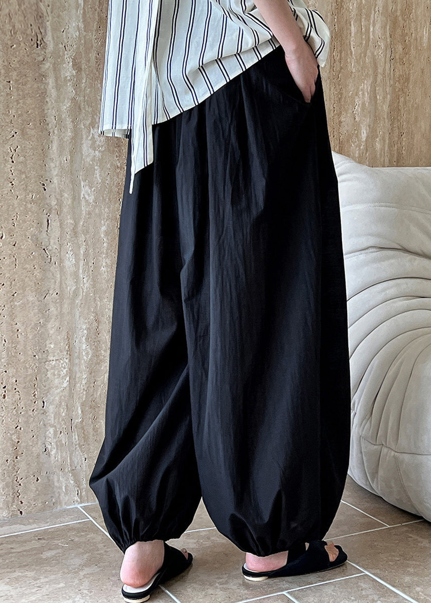 Effortlessly Elegant Pants with a Timeless Design