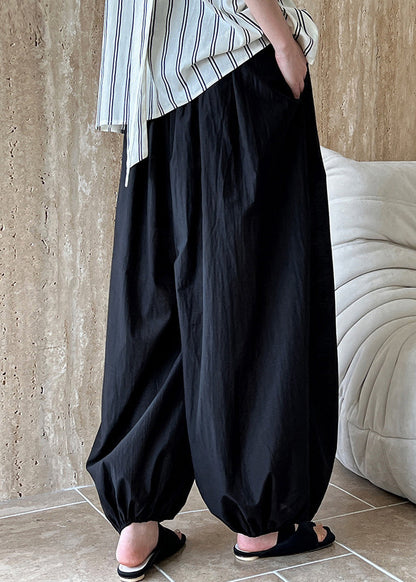 Effortlessly Elegant Pants with a Timeless Design