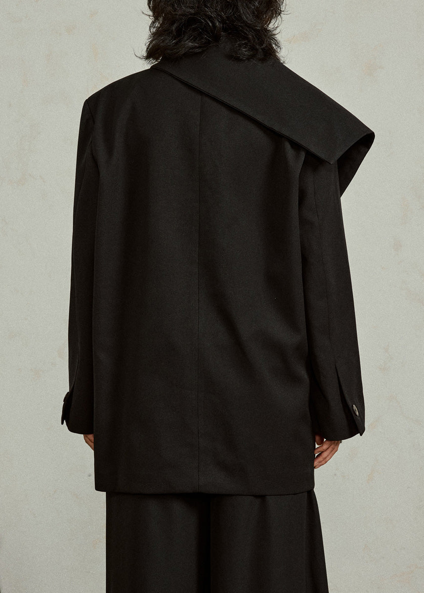 Beautifully Finished Coat in a Timeless Design
