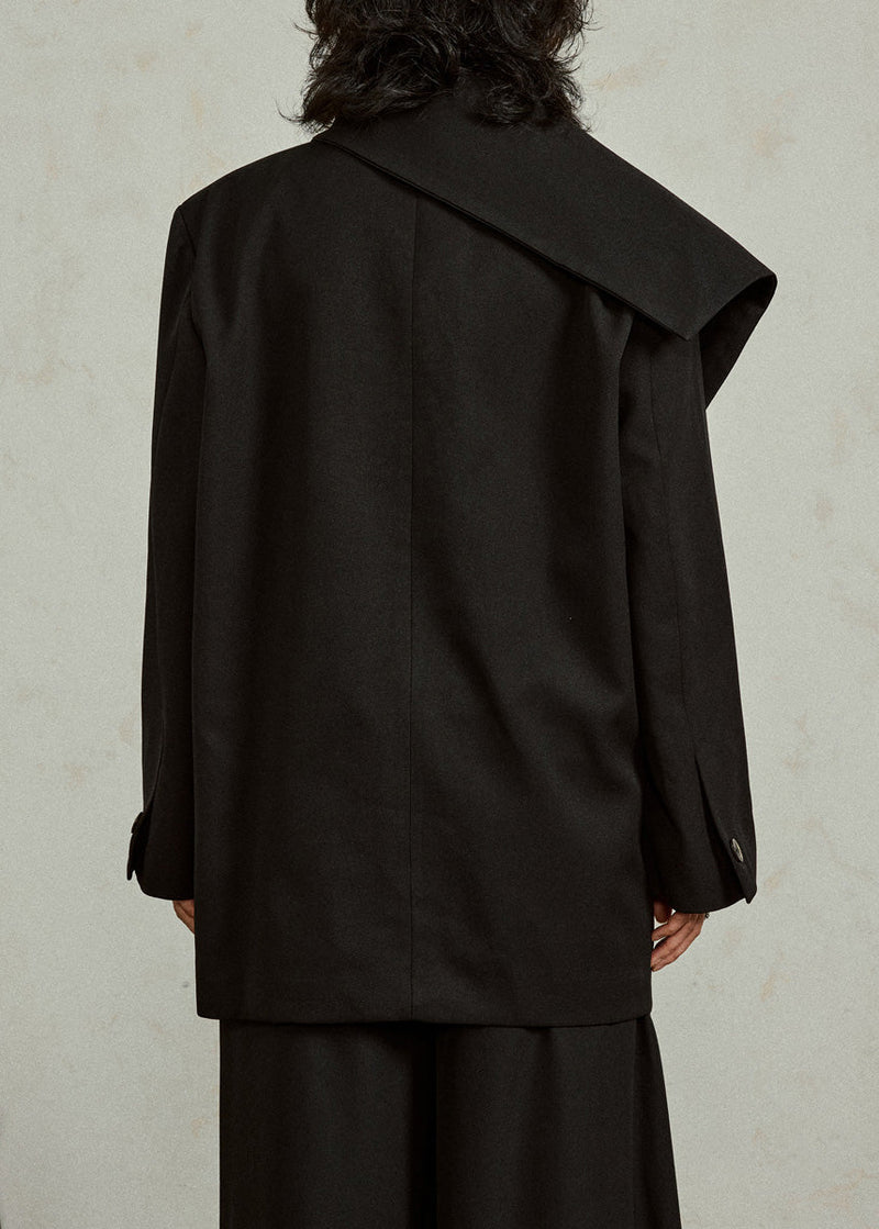 Beautifully Finished Coat in a Timeless Design