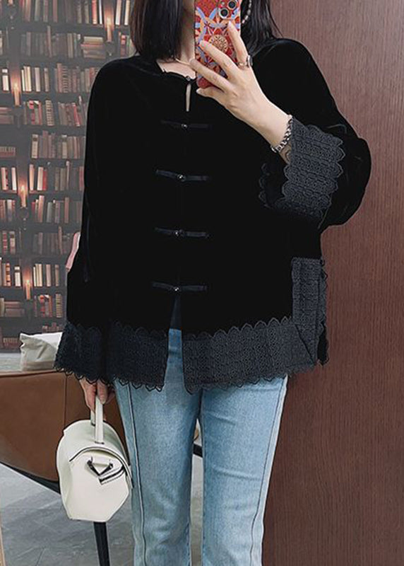 Elegantly Styled Coat for Everyday Wear
