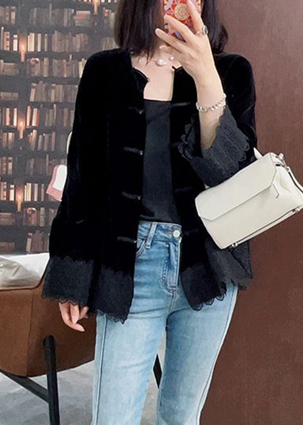 Elegantly Styled Coat for Everyday Wear