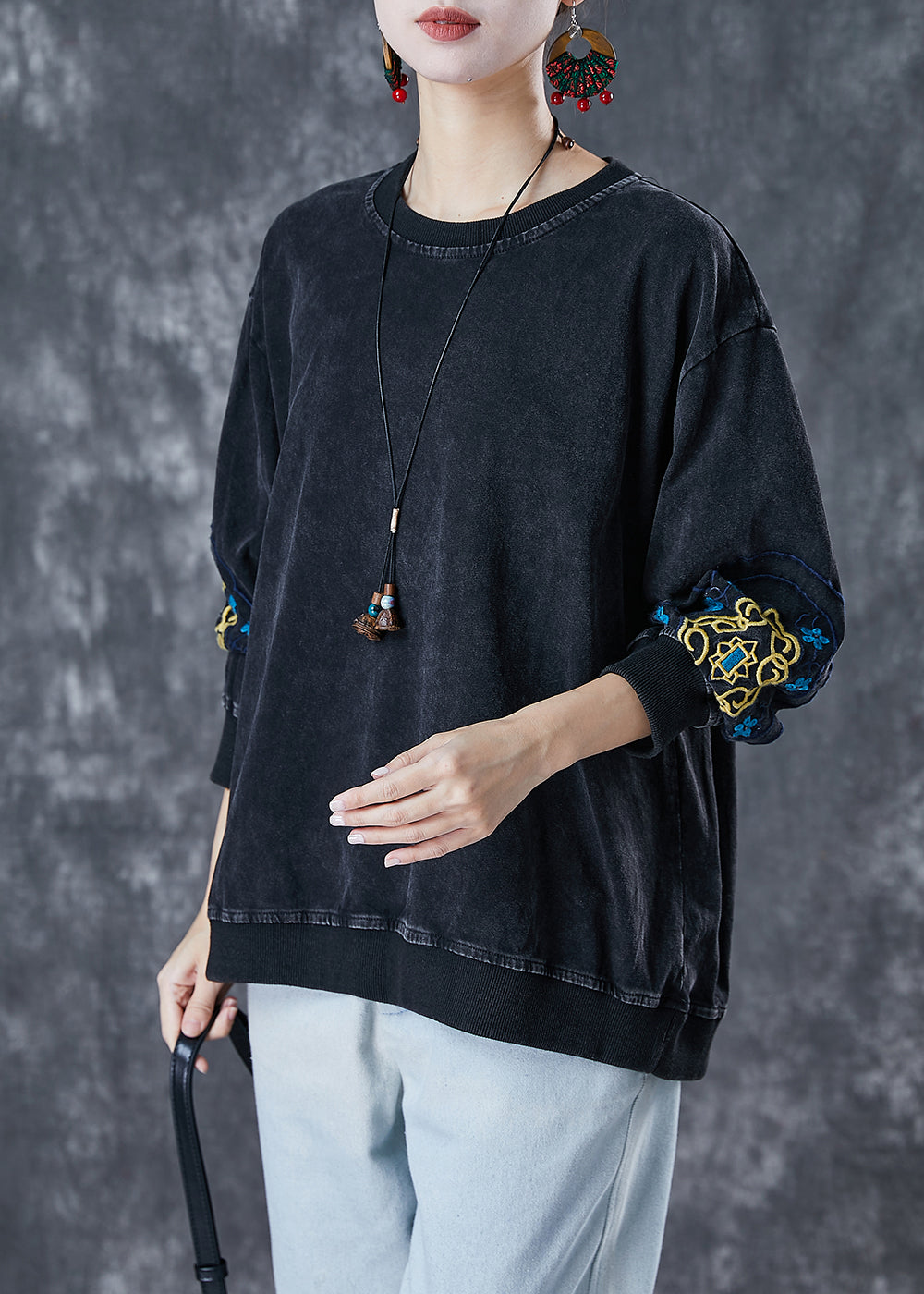 Well Tailored Pullover with a Graceful Silhouette