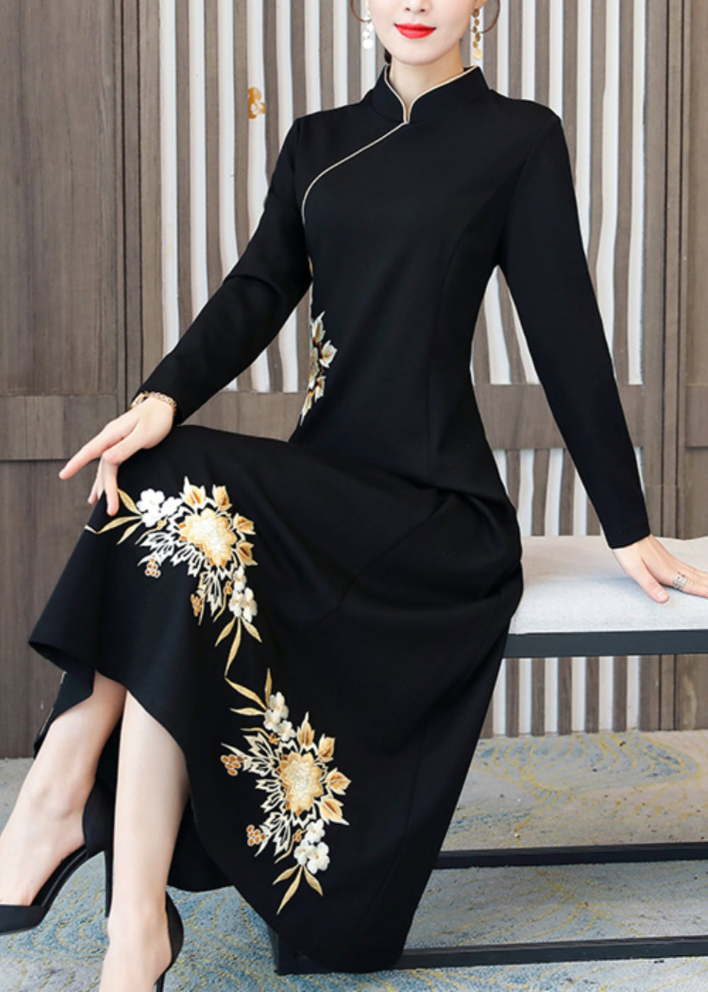 Effortlessly Elegant Dress with a Timeless Design