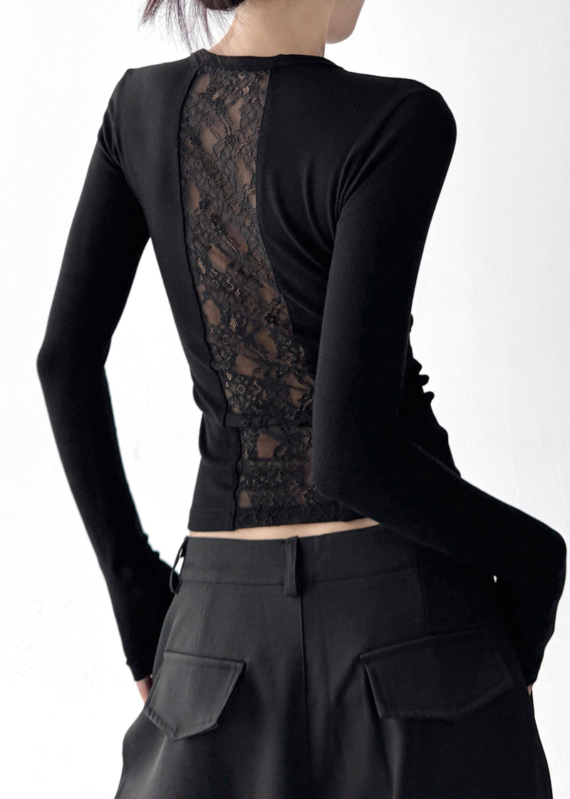 Beautifully Crafted Blouse in a Classic Style