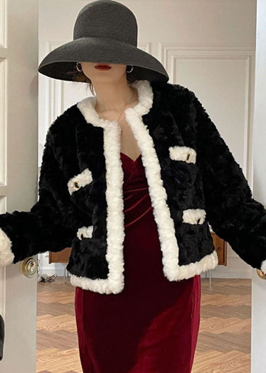 Gracefully Styled Coat for Any Occasion
