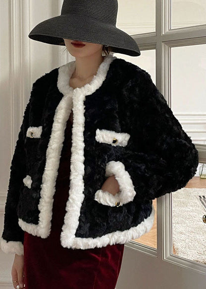 Gracefully Styled Coat for Any Occasion
