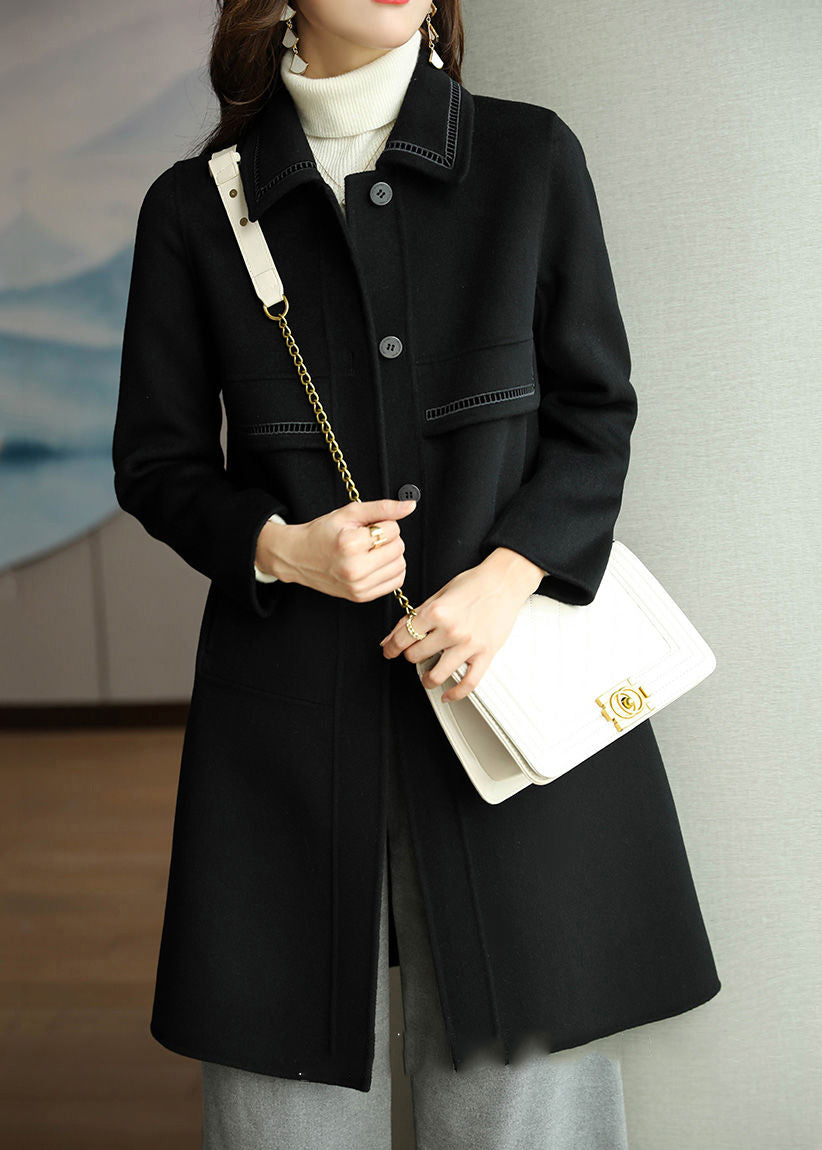 Effortlessly Elegant Coat with a Timeless Design