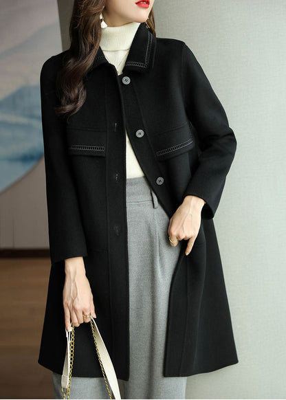 Effortlessly Elegant Coat with a Timeless Design