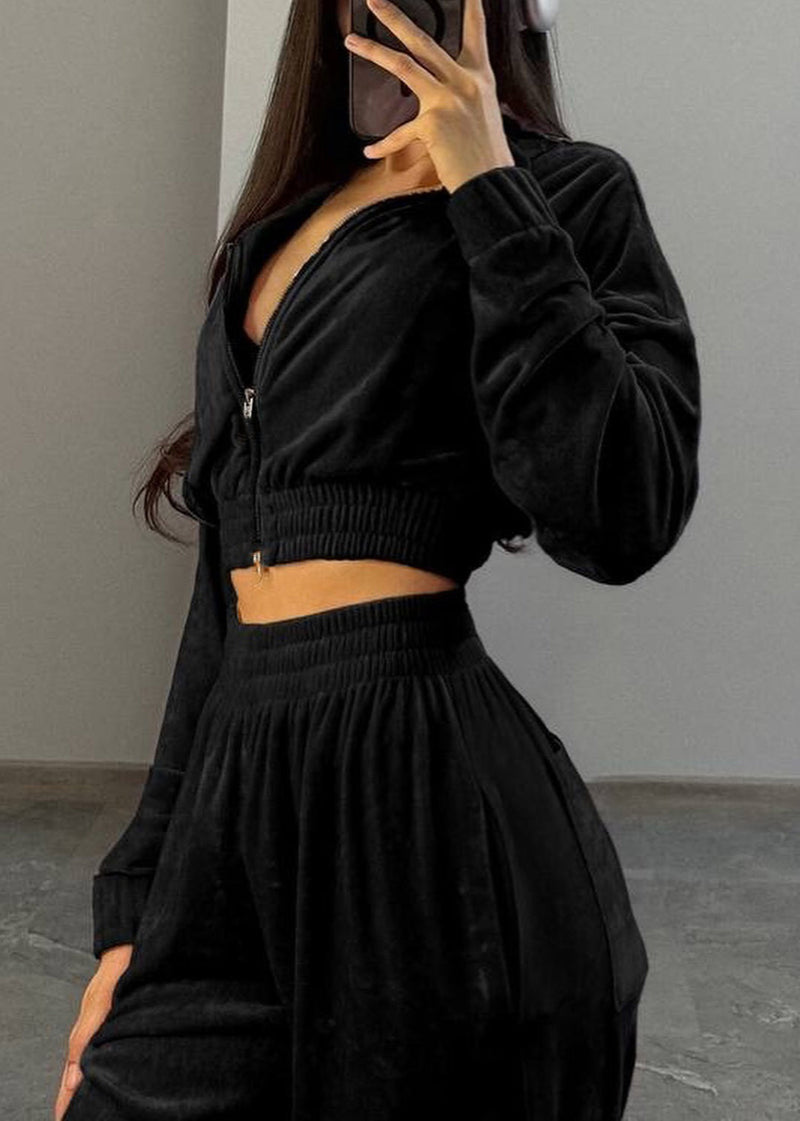 Sophisticated Garment with a Clean Classic Look