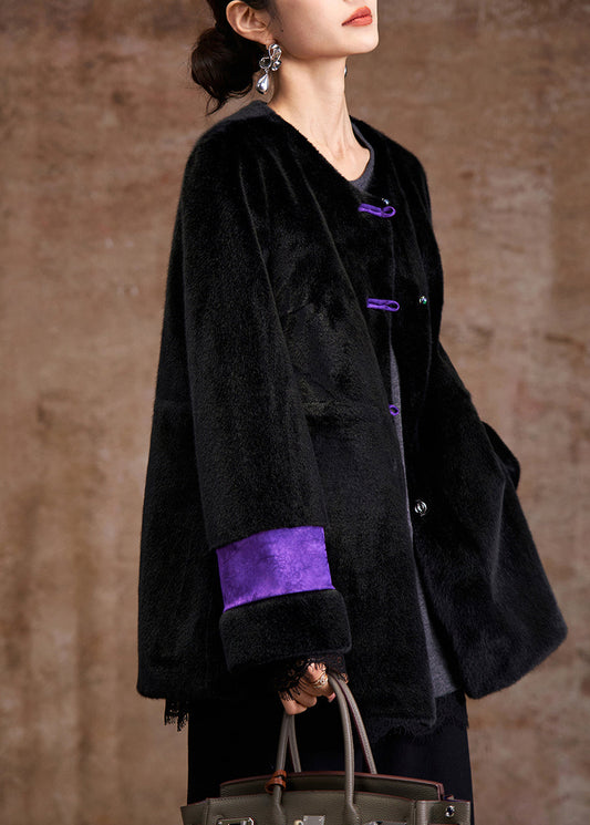 Well Tailored Coat with a Graceful Silhouette