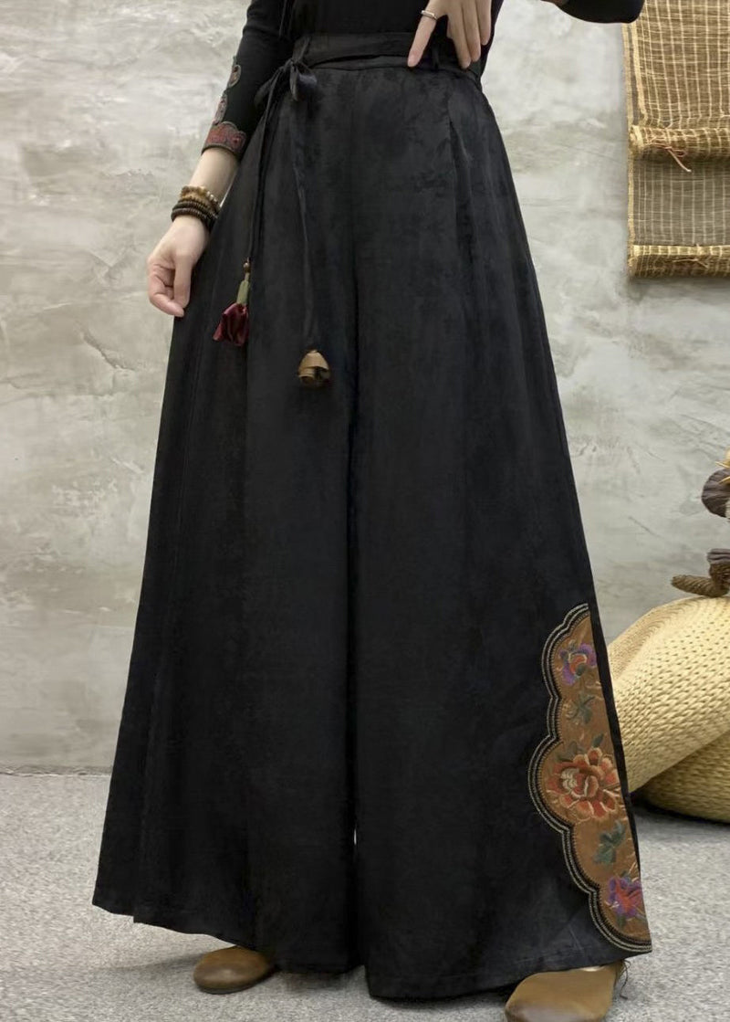 Effortlessly Elegant Pants with a Timeless Design