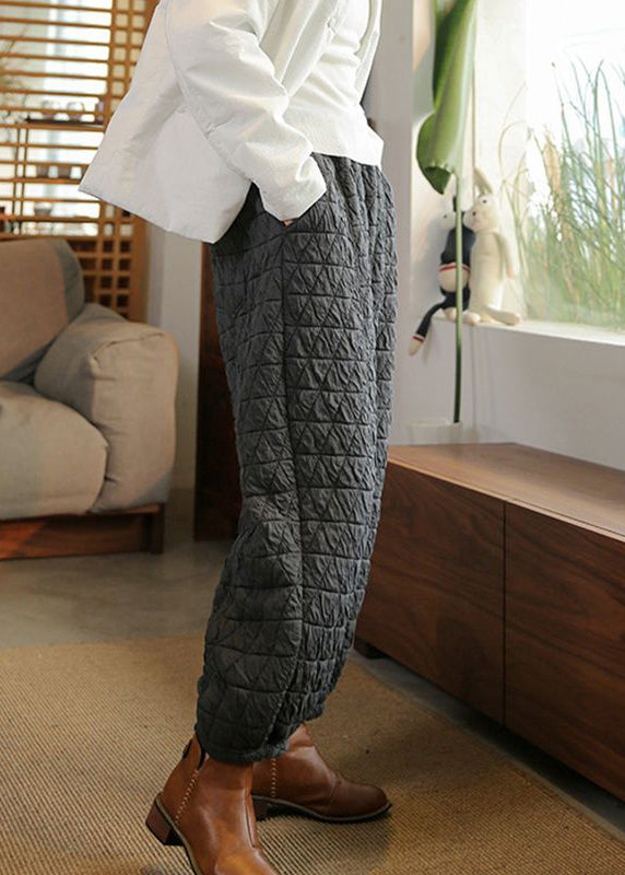 Effortlessly Elegant Pants with a Timeless Design
