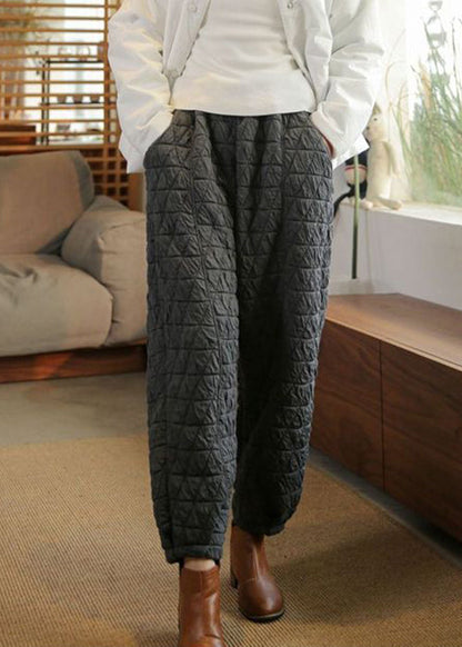 Effortlessly Elegant Pants with a Timeless Design