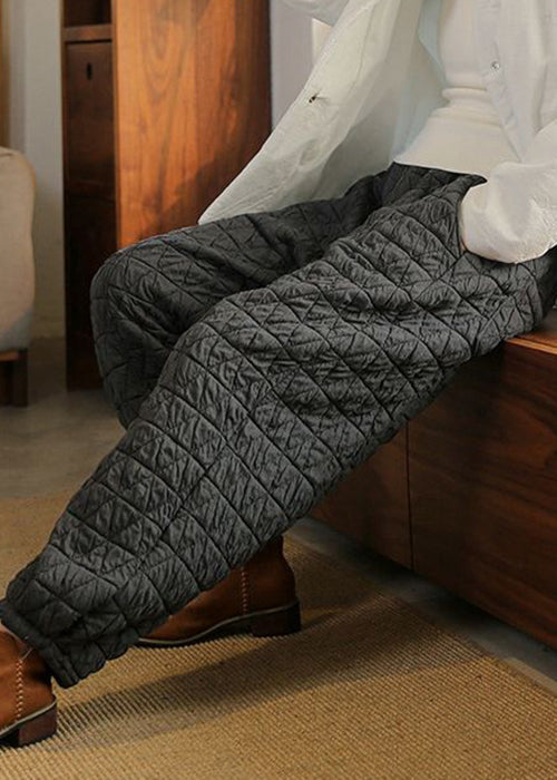 Effortlessly Elegant Pants with a Timeless Design
