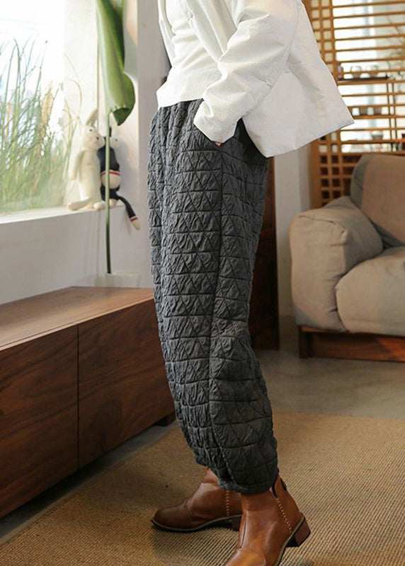 Effortlessly Elegant Pants with a Timeless Design