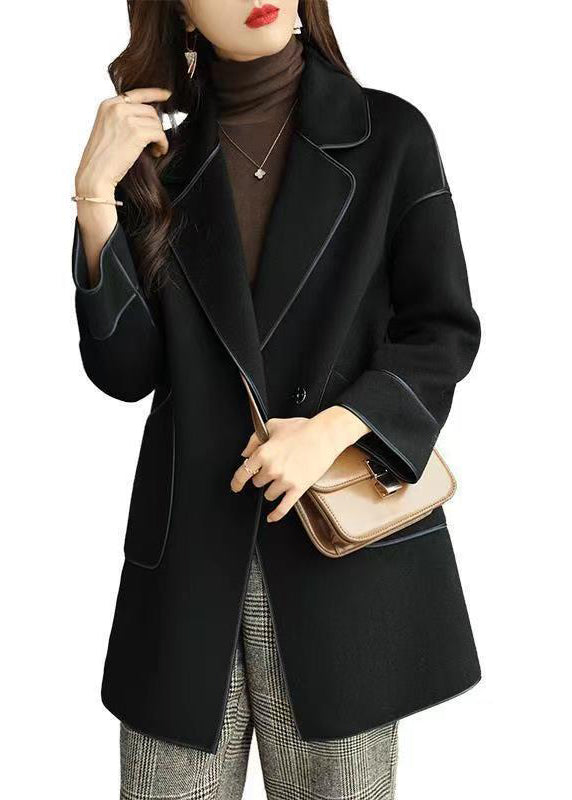 Effortlessly Elegant Coat with a Timeless Design