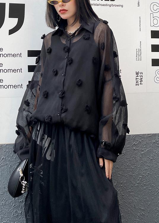 Effortlessly Elegant Top with a Timeless Design