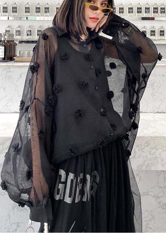 Effortlessly Elegant Top with a Timeless Design
