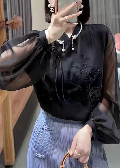 Classic Vintage Blouse with a Flattering Fit