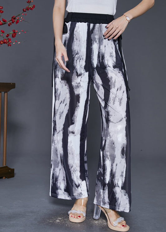 Classic Vintage Trousers with a Flattering Fit