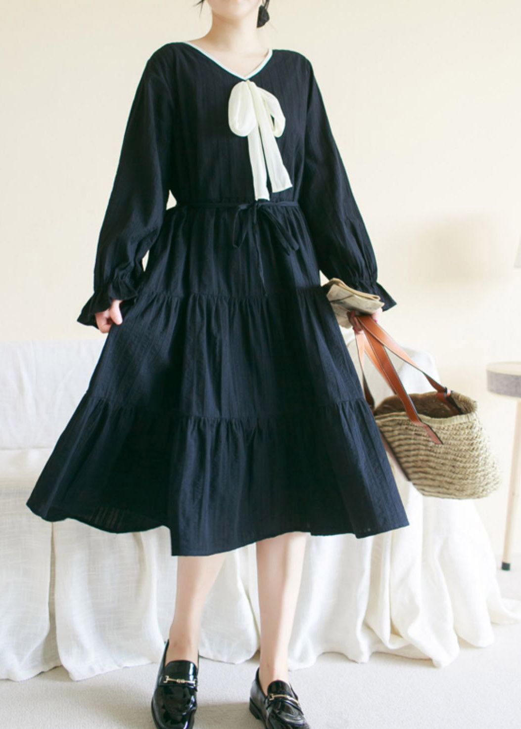 Effortlessly Elegant Dress with a Timeless Design