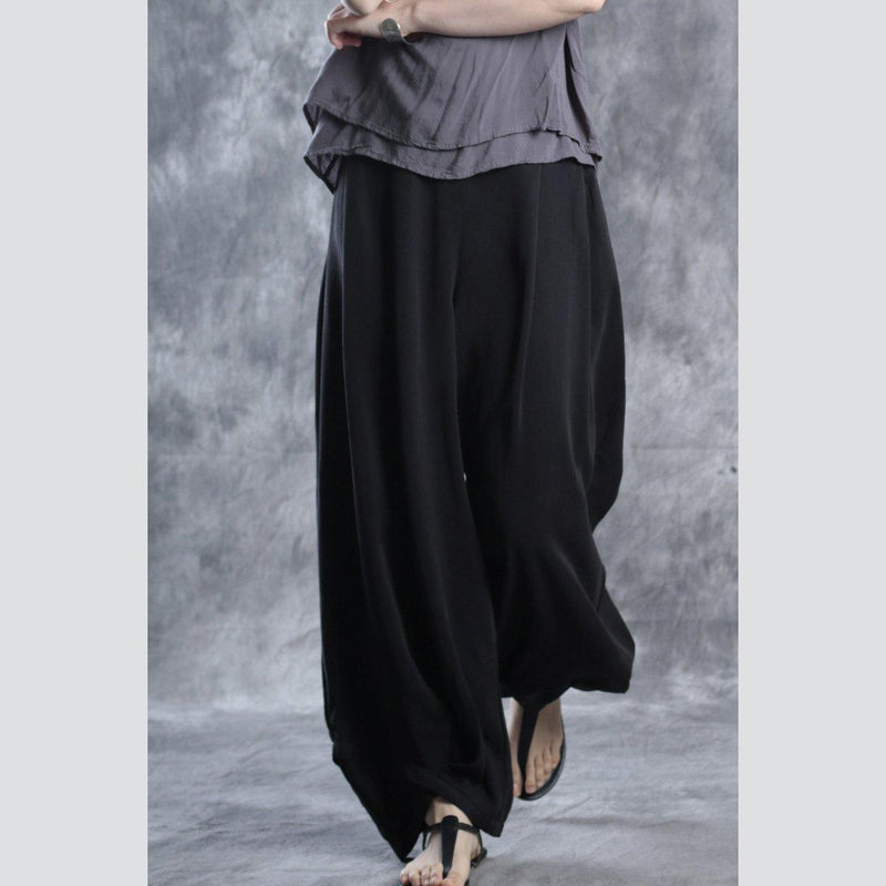 Elegantly Styled Trousers for Everyday Wear