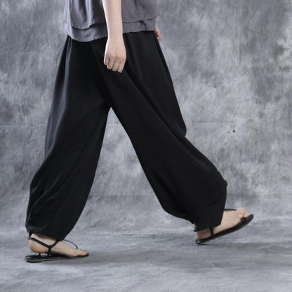 Elegantly Styled Trousers for Everyday Wear