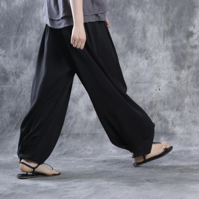 Elegantly Styled Trousers for Everyday Wear