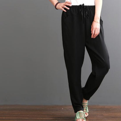 Effortlessly Elegant Pants with a Timeless Design
