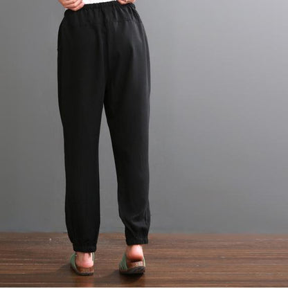 Effortlessly Elegant Pants with a Timeless Design
