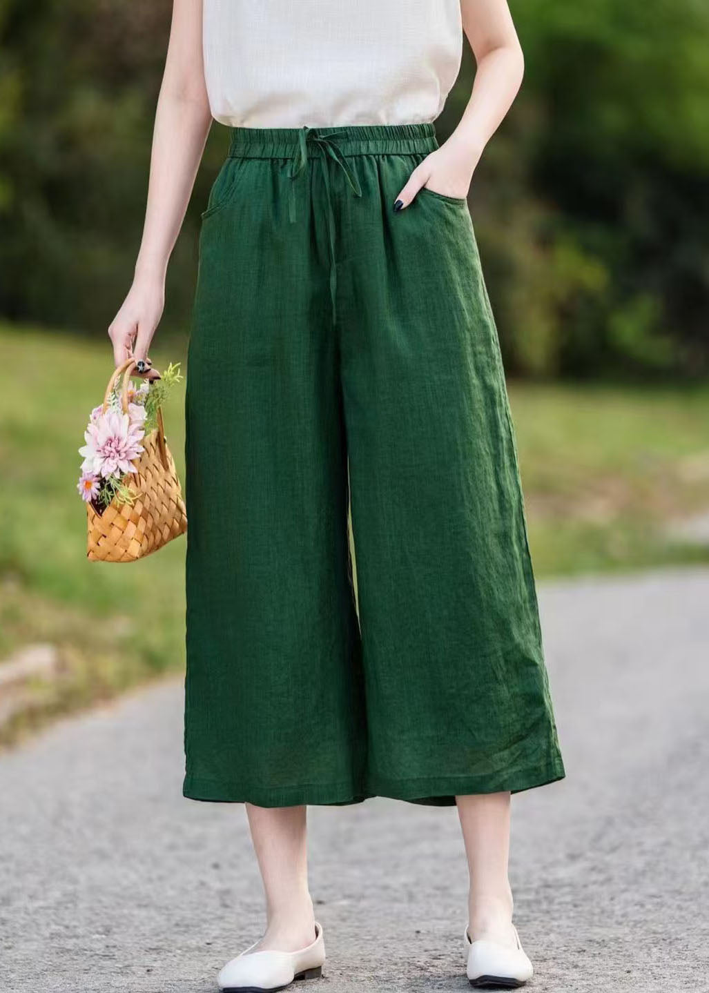 Classic Vintage Pants with a Flattering Fit