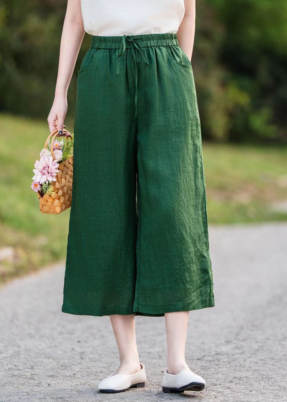 Classic Vintage Pants with a Flattering Fit