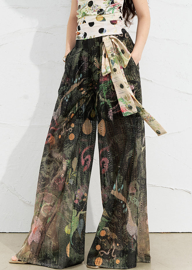 Effortlessly Elegant Pants with a Timeless Design