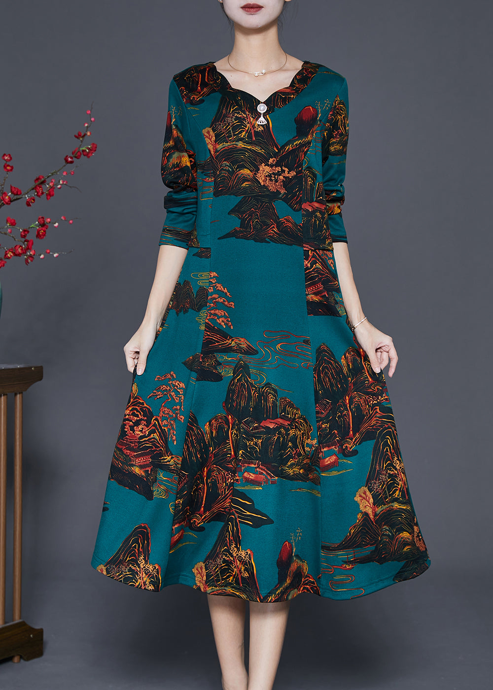 Sophisticated Dress with a Clean Classic Look