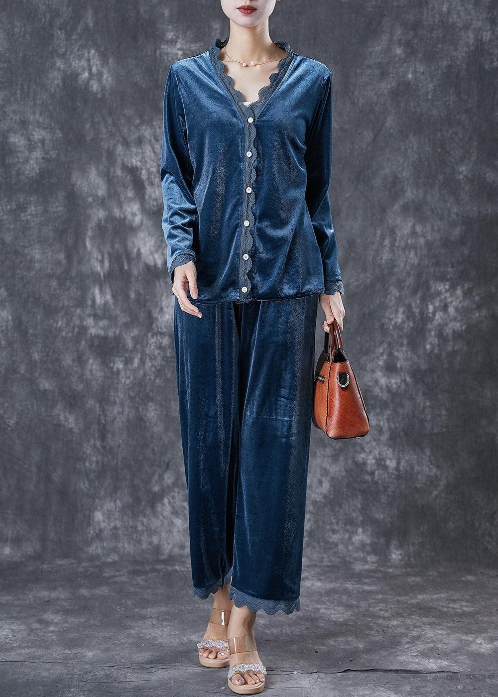 Beautifully Finished Garment in a Timeless Design