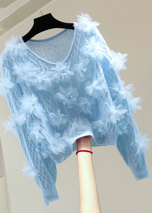 Well Tailored Sweater with a Graceful Silhouette