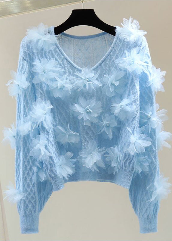 Well Tailored Sweater with a Graceful Silhouette