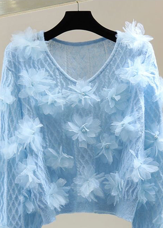 Well Tailored Sweater with a Graceful Silhouette
