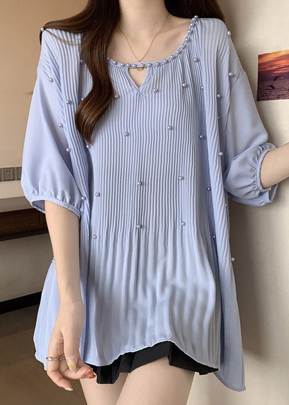 Well Tailored Blouse with a Graceful Silhouette