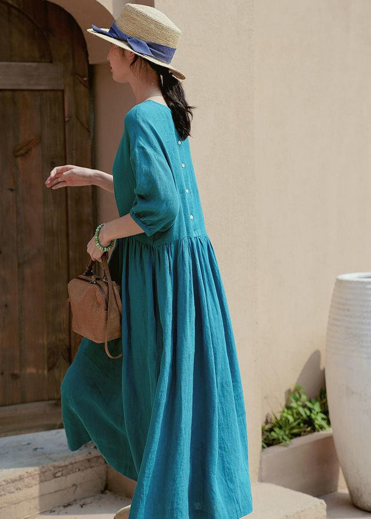 Beautifully Finished Dress in a Timeless Design