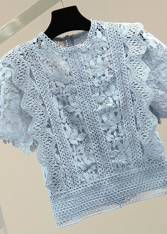 Effortlessly Elegant Blouse with a Timeless Design