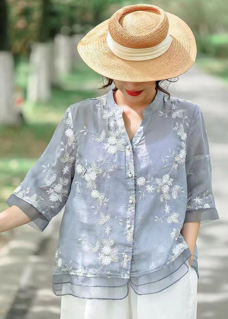 Effortlessly Elegant Blouse with a Timeless Design