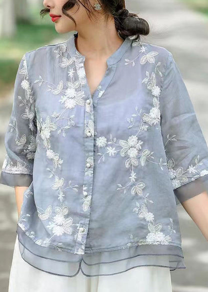 Effortlessly Elegant Blouse with a Timeless Design